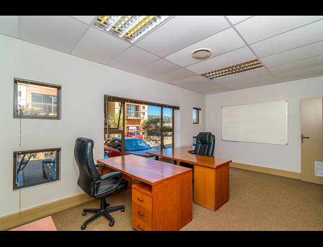 20M² OFFICE TO LET IN WELTEVREDEN PARK
